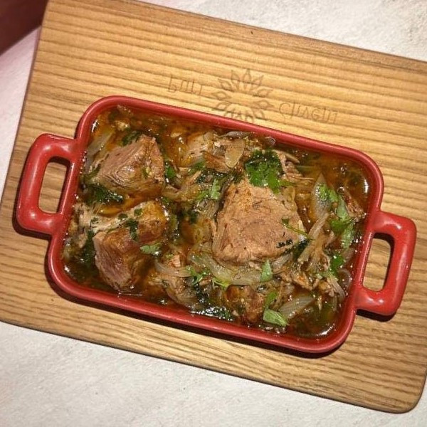 Chakondril (stewed beef with spices)